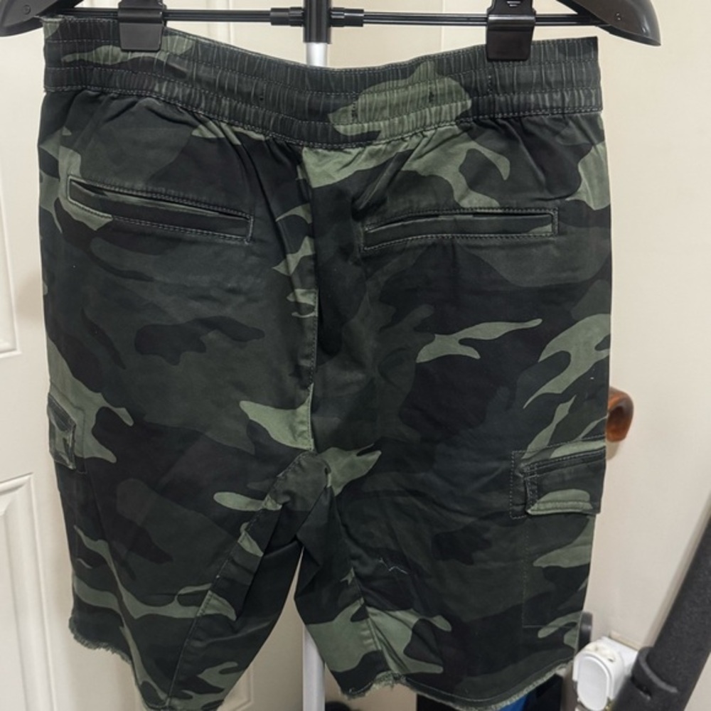 Hollister Shorts I Men's I cargo 9” inseam I Skinny I Camo I Size M
